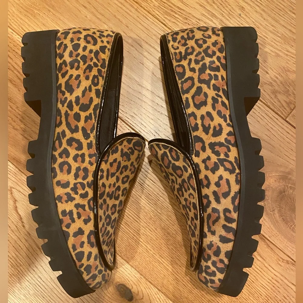 Donald Pliner Leopard Print Loafers Platform Lugged Black Tan Women’s 10M - Picture 2 of 6